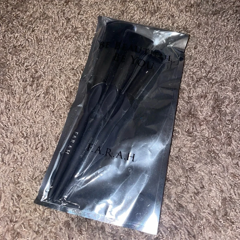 F.A.R.A.H Makeup Brush Set